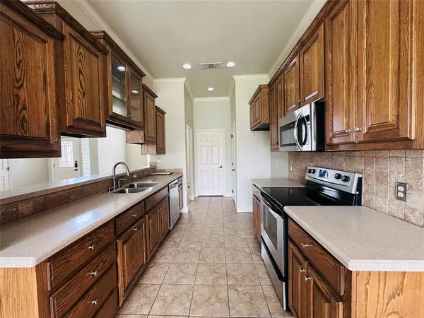 802 Wandering Court, Granbury, TX 76049