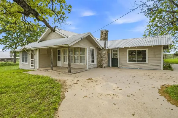 305 County Road 483, Stephenville, TX 76401