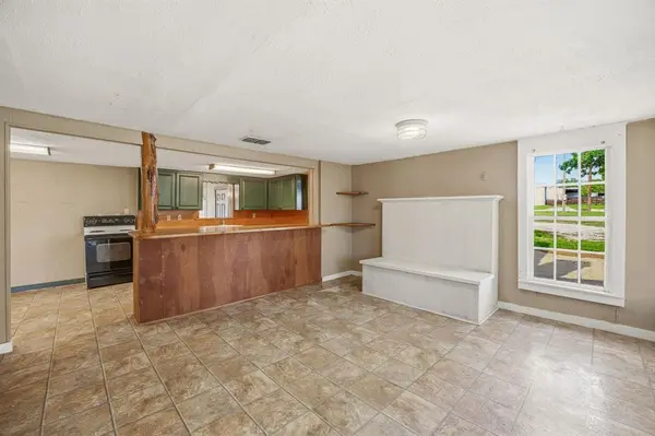 305 County Road 483, Stephenville, TX 76401