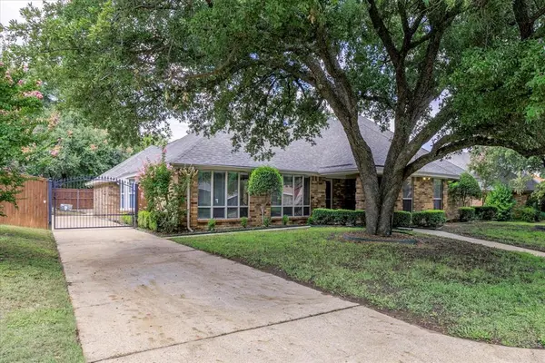 7324 Bramblewood Road, Fort Worth, TX 76133