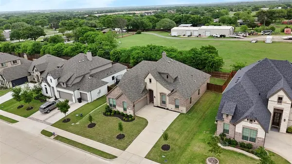 4226 Bel Air Drive, Midlothian, TX 76065