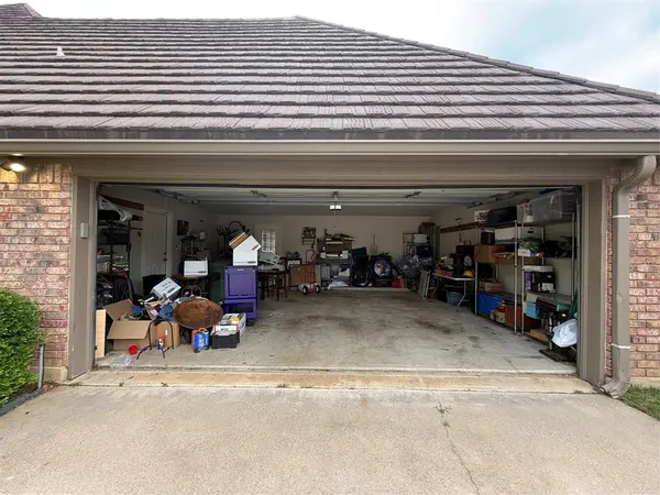 500 Evergreen Drive, Hurst, TX 76054