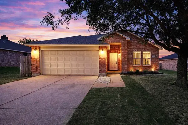 321 Briar Oaks Drive, Royse City, TX 75189