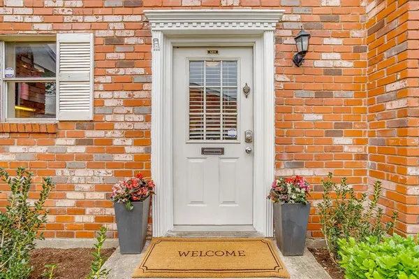 1211 Roaring Springs Road, Fort Worth, TX 76114