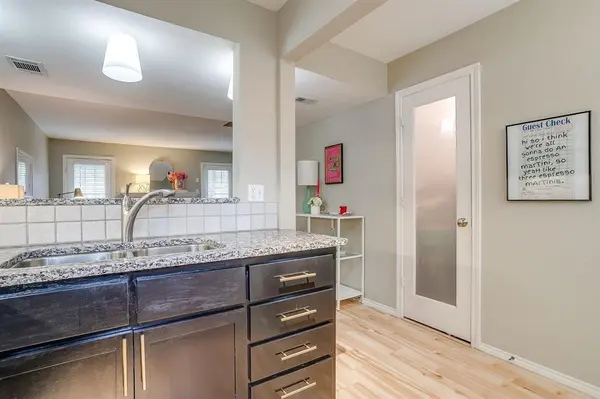 1211 Roaring Springs Road, Fort Worth, TX 76114