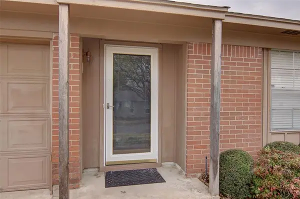 6601 Westrock Drive, Fort Worth, TX 76133