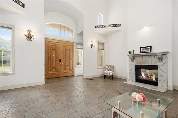 1513 Canyon Oaks Drive, Irving, TX 75061