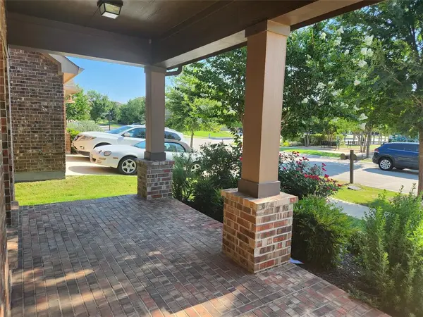 209 Meadows Drive, Argyle, TX 76226