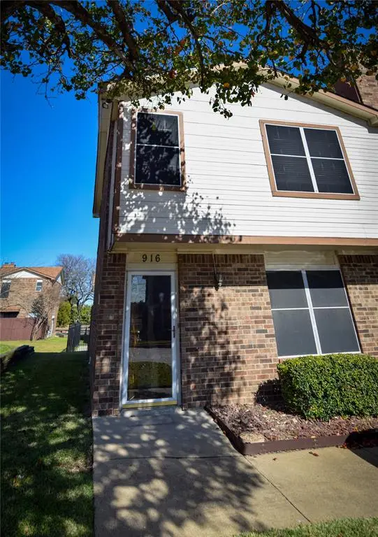 916 Cedar Terrace, Cedar Hill, TX 75104