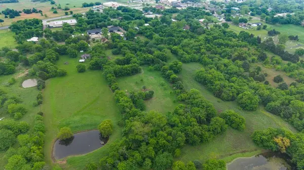 601 Gladys Street, Lone Oak, TX 75453