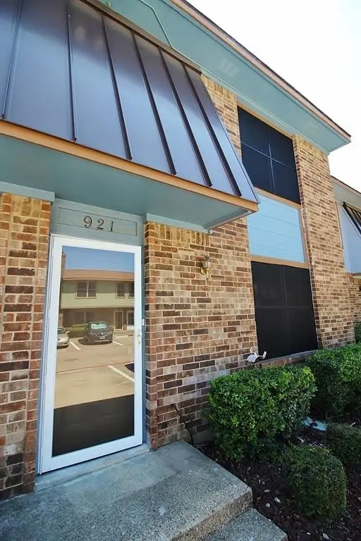 921 Cedar Terrace, Cedar Hill, TX 75104