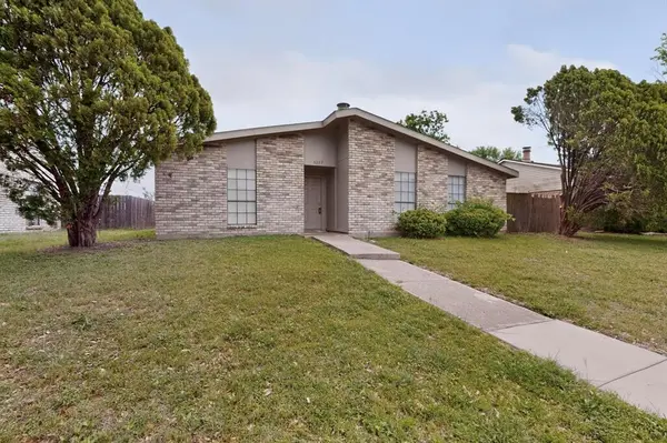 5217 Aberdean Trail, Grand Prairie, TX 75052