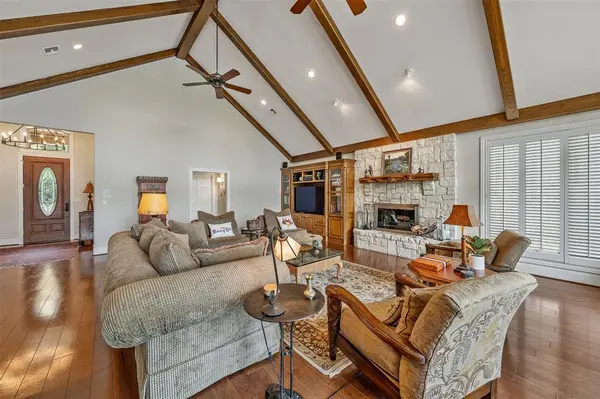 1249 Hideaway Lane W, Hideaway, TX 75771