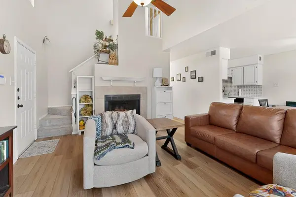 330 W Harwood Road #D, Hurst, TX 76054