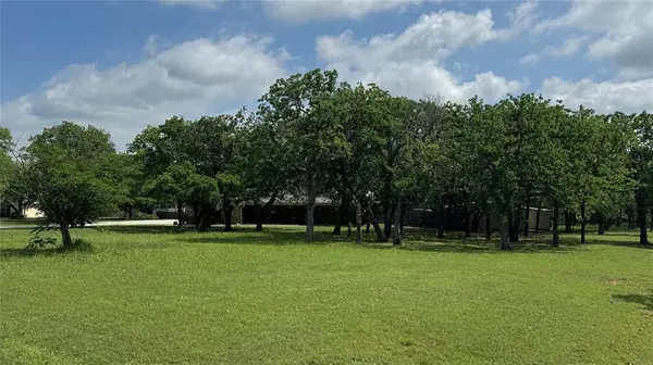 115 Deerfield Road, Paradise, TX 76073