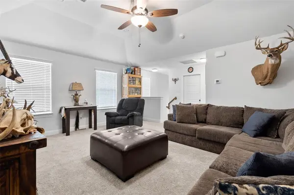 806 Summer Grove Drive, Midlothian, TX 76065