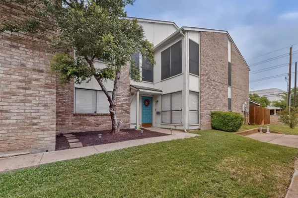 2208 Salem Drive, Carrollton, TX 75006