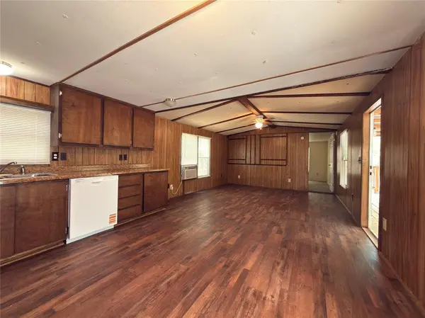 1300 Red Hawk Bay Drive, West Tawakoni, TX 75474