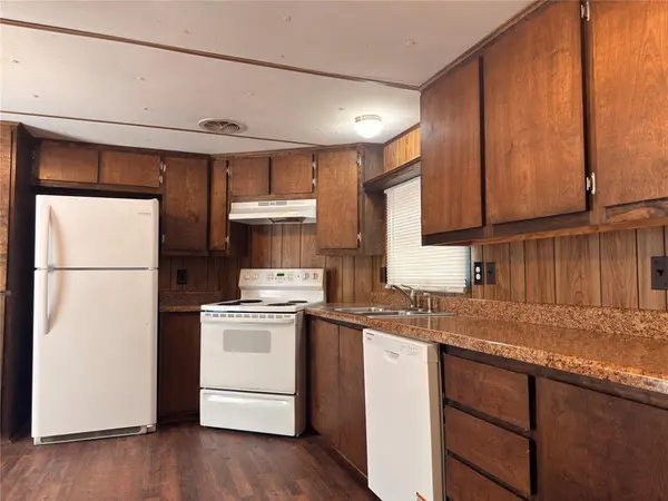 1300 Red Hawk Bay Drive, West Tawakoni, TX 75474