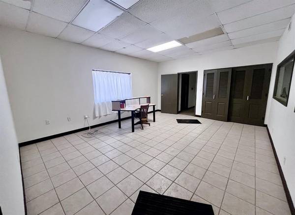 213 Valley Lane, Kennedale, TX 76060