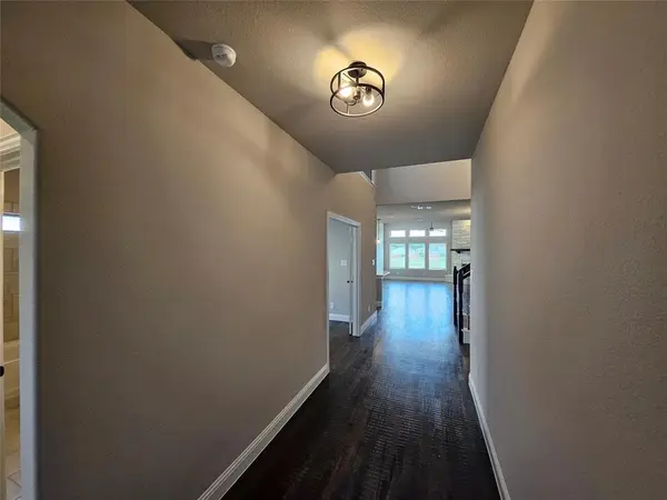 311 Redwood Circle, Trenton, TX 75490