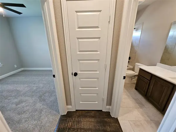 311 Redwood Circle, Trenton, TX 75490