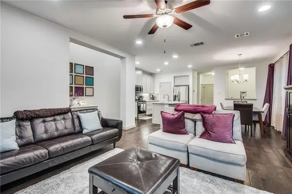 4242 Cascade Sky Drive, Arlington, TX 76005