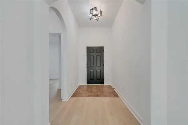 2718 Mossglen Drive, Dallas, TX 75227