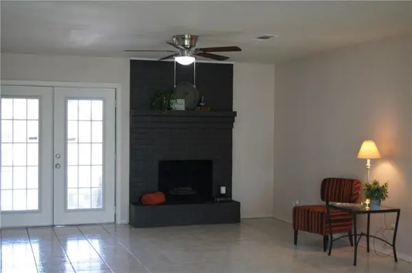 2201 Highcrest Drive, Bedford, TX 76022