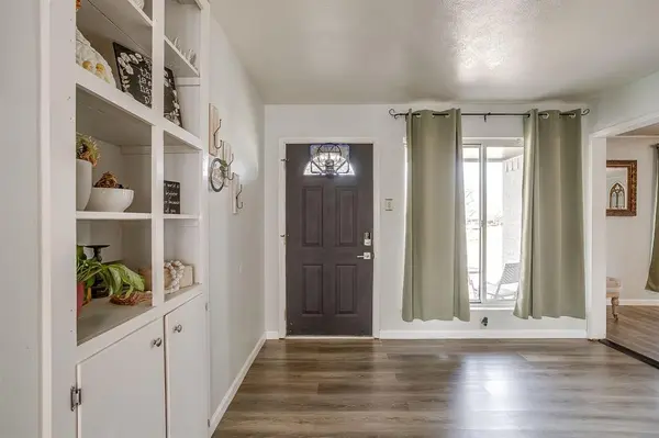 301 Lena Lane, Burleson, TX 76028