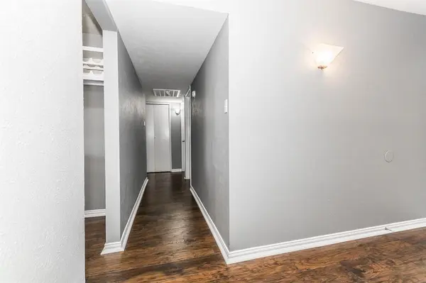 221 Hardwood Trail, Mesquite, TX 75150