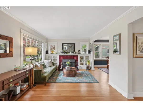 631 NE 43RD AVE, Portland, OR 97213