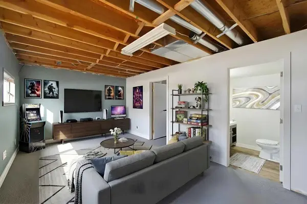 6008 54 AVE, Camrose, AB T4V 4G6