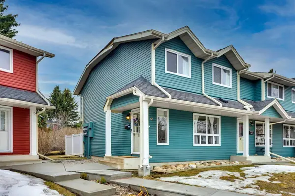 12 Queen Anne Close SE, Calgary, AB T2J 6N6
