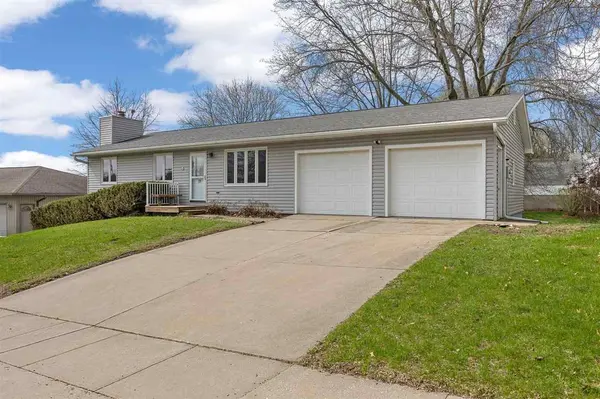 77 Amhurst St, Iowa City, IA 52245