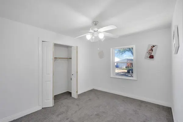 606 Hillcrest Street, Mansfield, TX 76063