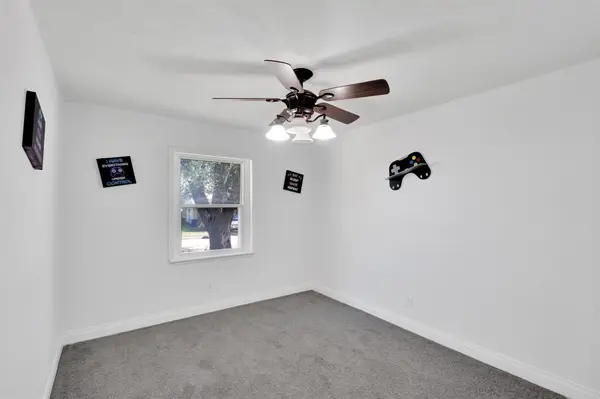 606 Hillcrest Street, Mansfield, TX 76063