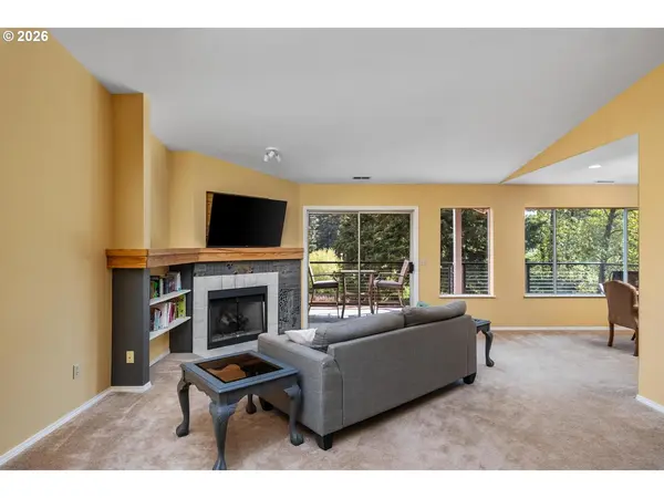 1840 REES HILL RD #21, Salem, OR 97306