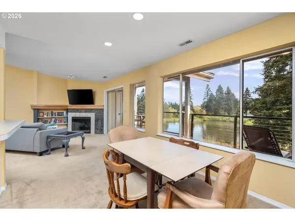 1840 REES HILL RD #21, Salem, OR 97306