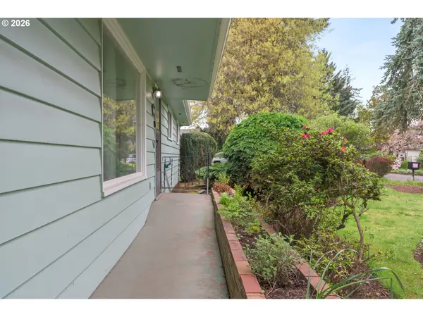 2028 MONTEREY LN, Eugene, OR 97401