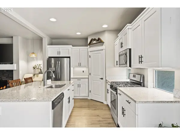 60439 HEDGEWOOD LN, Bend, OR 97702