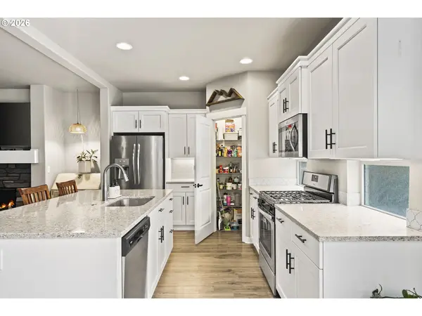 60439 HEDGEWOOD LN, Bend, OR 97702