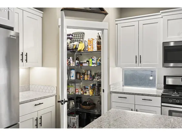 60439 HEDGEWOOD LN, Bend, OR 97702