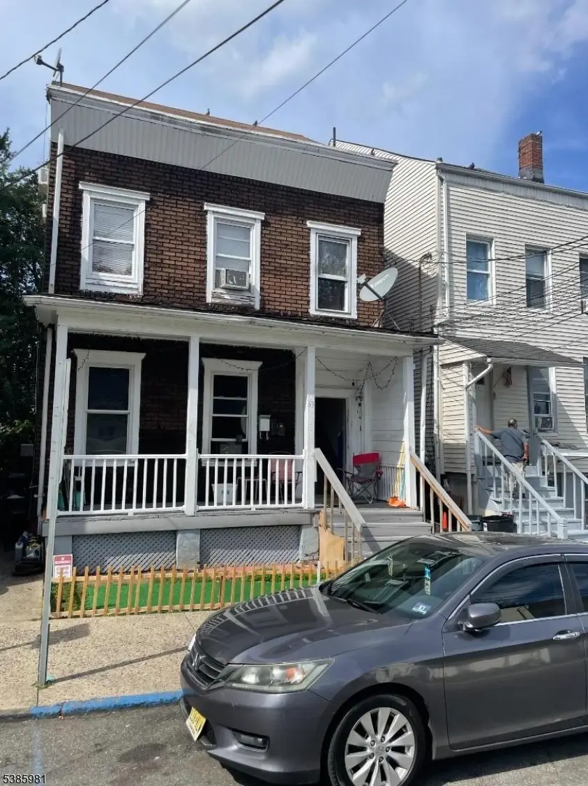 63 Front St, Paterson City, NJ 07522