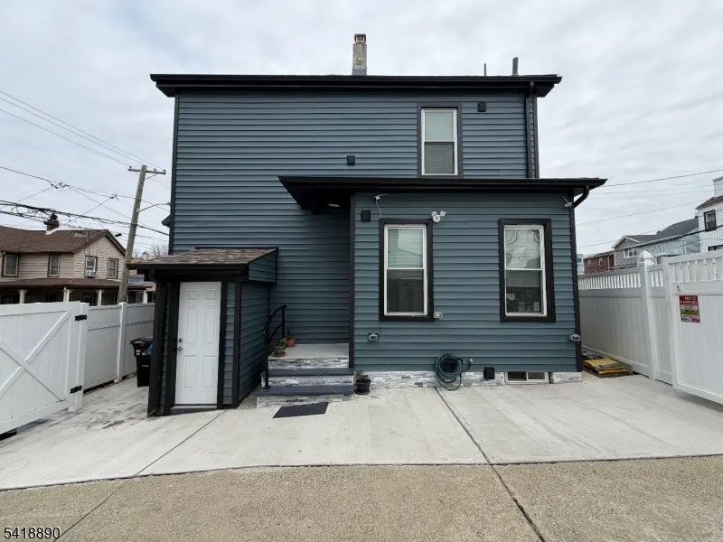 41 N 11Th St, Paterson City, NJ 07522