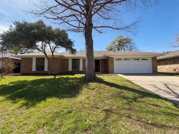 5120 Red River Drive, Arlington, TX 76017