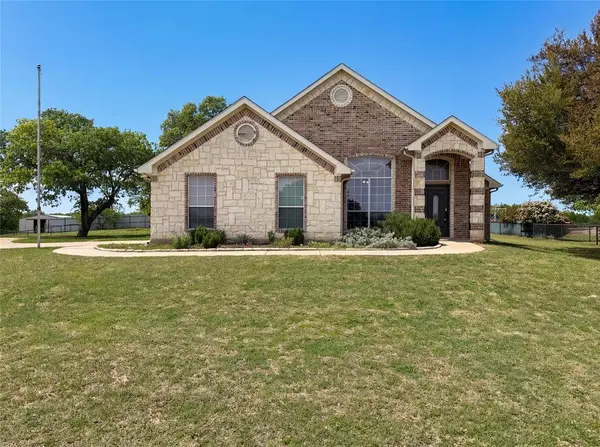 416 Fossil Rock Drive, Azle, TX 76020