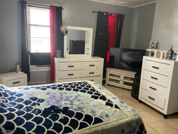 63 Front St, Paterson City, NJ 07522