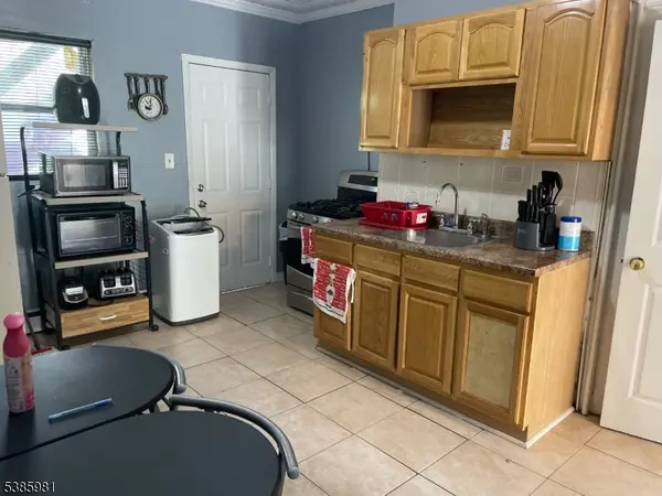 63 Front St, Paterson City, NJ 07522