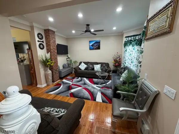 41 N 11Th St, Paterson City, NJ 07522